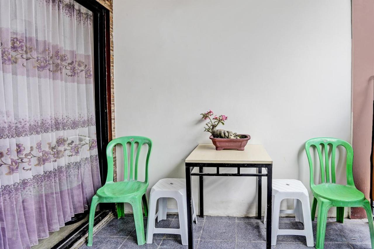 Oyo 92435 Sunlo Cozy Home Family Homestay Syariah 泗水 外观 照片