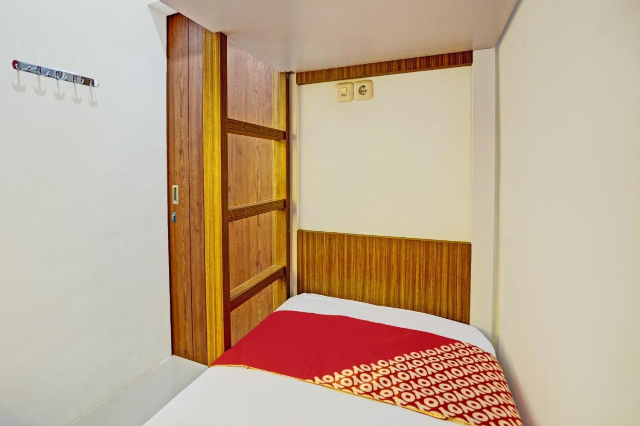 Oyo 92435 Sunlo Cozy Home Family Homestay Syariah 泗水 外观 照片