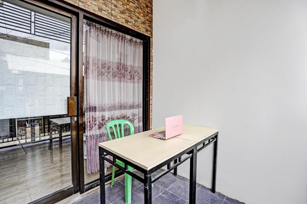 Oyo 92435 Sunlo Cozy Home Family Homestay Syariah 泗水 外观 照片
