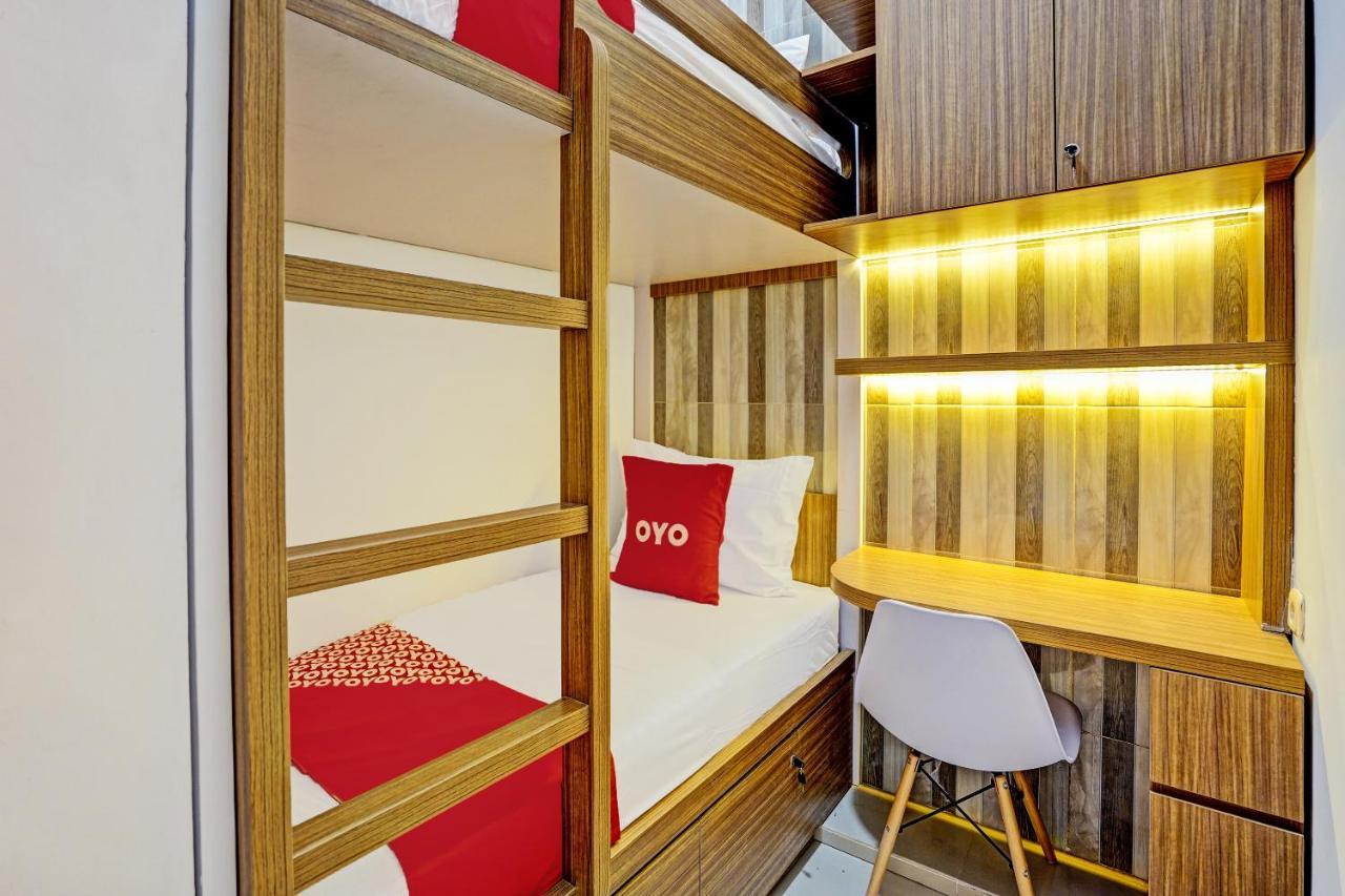 Oyo 92435 Sunlo Cozy Home Family Homestay Syariah 泗水 外观 照片